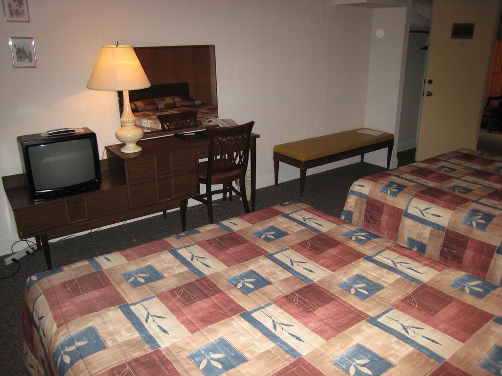 Downtowner Motor Inn Creston Zimmer foto