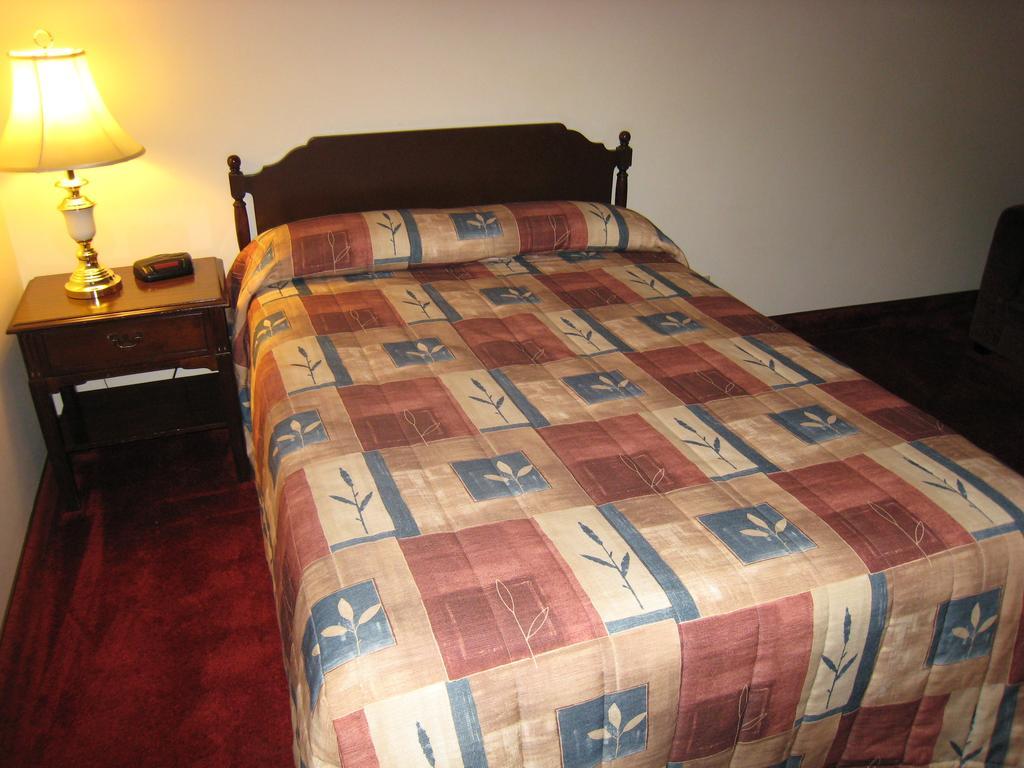 Downtowner Motor Inn Creston Zimmer foto